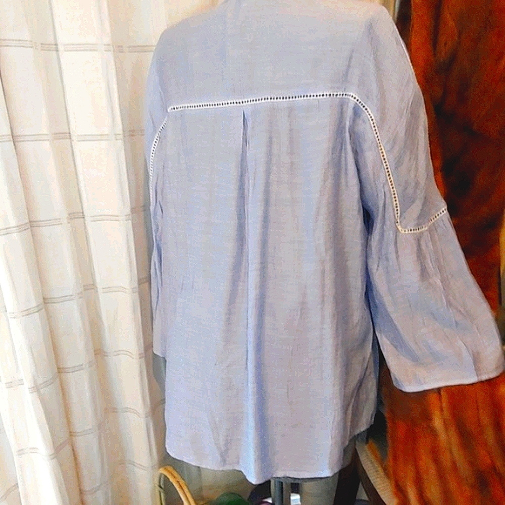 Lovely. Marc New York Andrew Marc Blouse - Picture 3 of 4